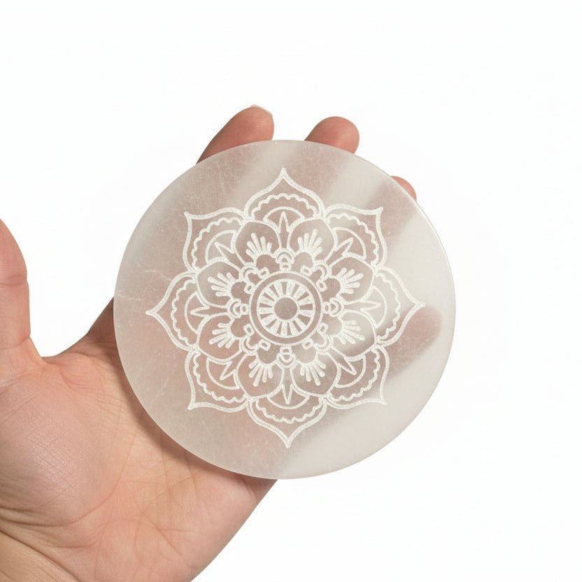 Vidutinio dydžio selenito padėkliukas 10 cm - Lotoso Mandala