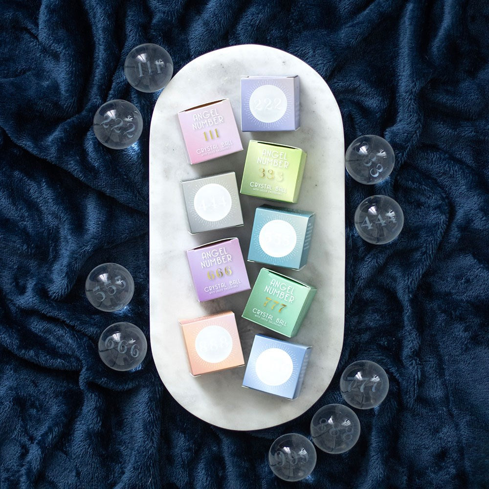 777 angelo skaičiaus krištolinis rutulys