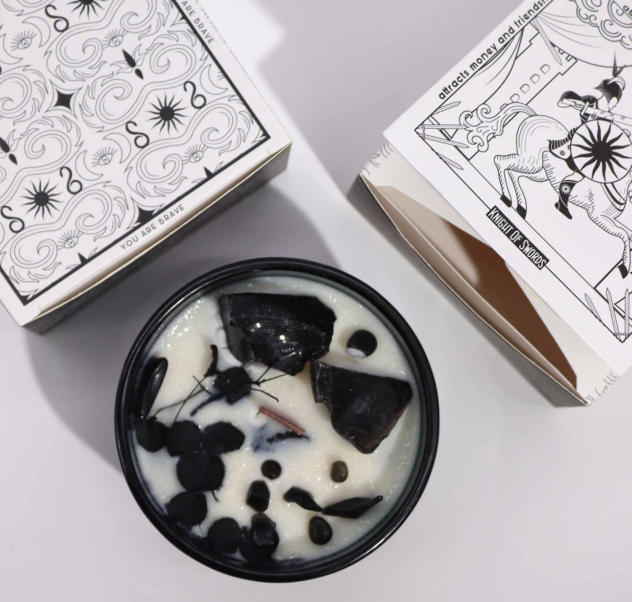 Krištolinė magiška gėlių žvakė „Hop Hare“ – Kardų riteris