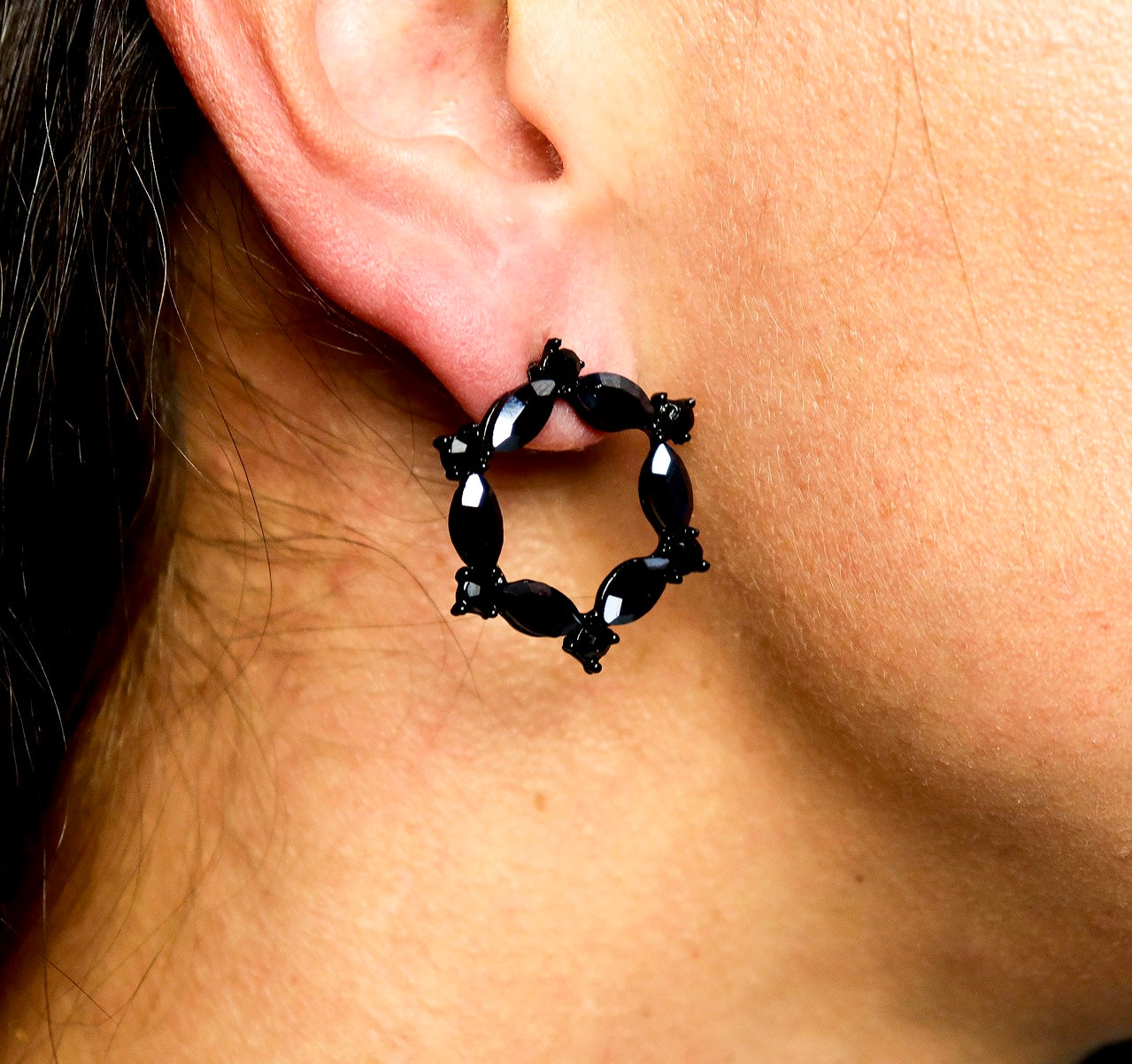 Vintažinio stiklo auskarai - Juodos kilpelės