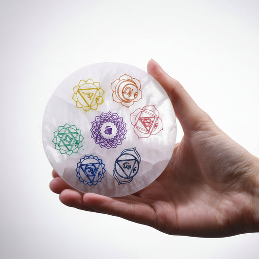 Vidutinio dydžio selenito padėkliukas 10 cm - Čakros