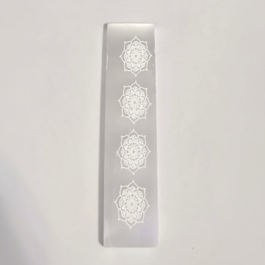 Selenito įkrovimo lėkštutė (15 cm) – Mandala